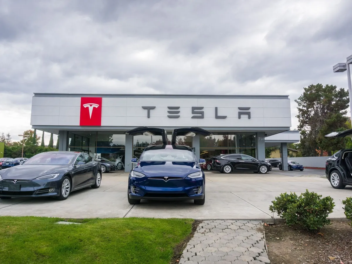 Tesla déçoit avec ses résultats du troisième trimestre et fait face à des coûts de production importants