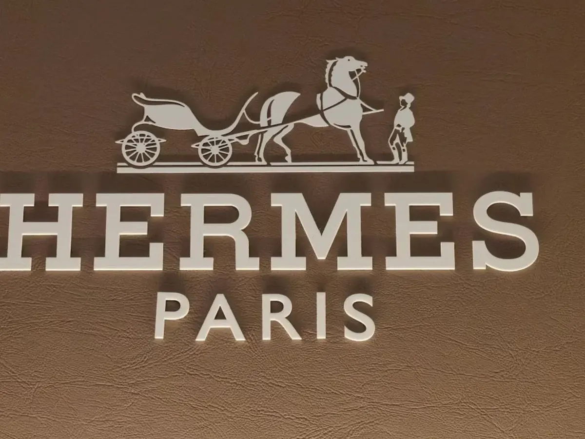 Hermès : Analyse Fondamentale et Technique, Chiffres Clés et Dividende
